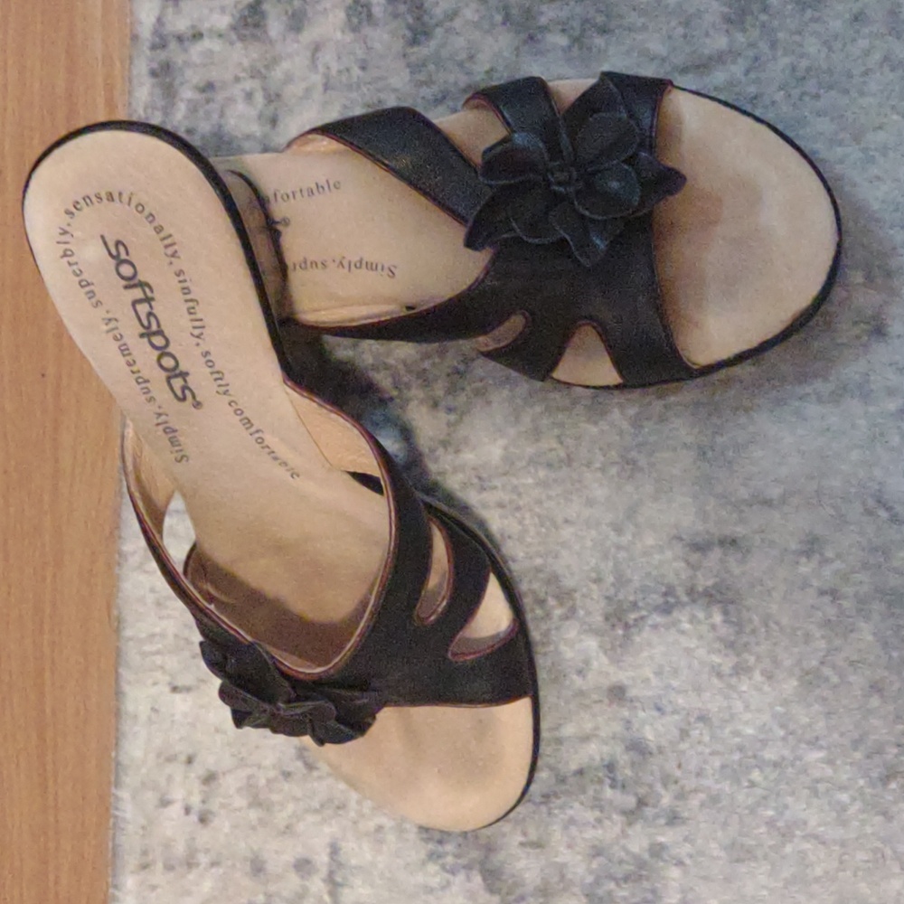 NWOT Softspots | Leather Wedges